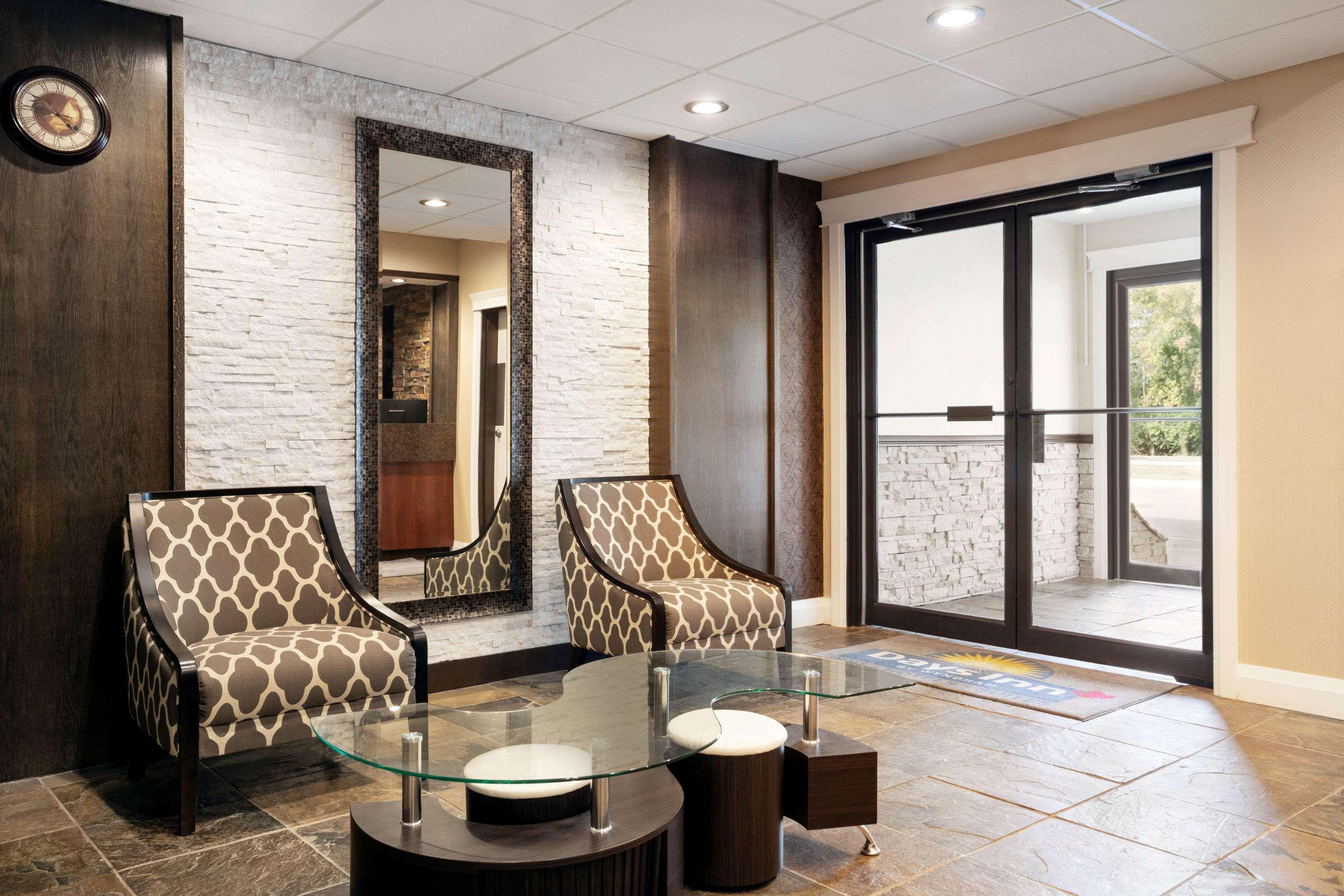 Days Inn By Wyndham Sylvan Lake Exterior photo